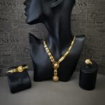 طقم ذهب كامل عيار21 من سليمه جولد